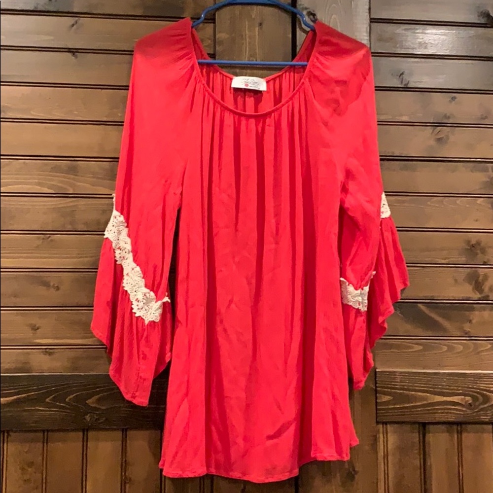 Coral flowy top